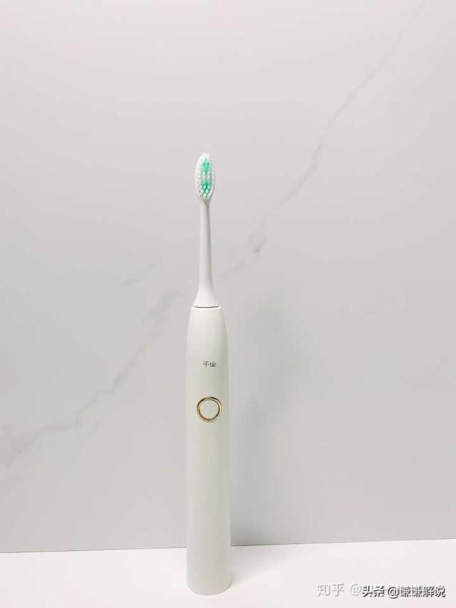 电动牙刷哪个好用？求个实惠点的？