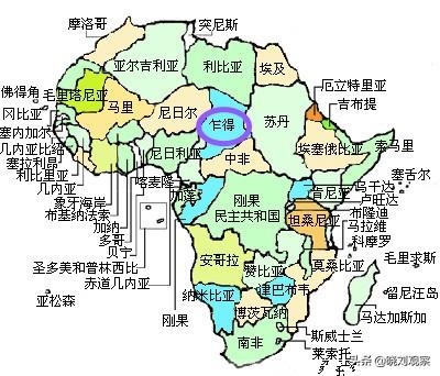 外籍女子虐狗:娶个非洲媳妇，把她的户口迁到中国有多难？