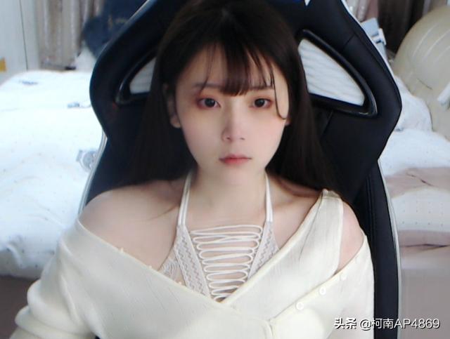 斗鱼LOL女主播酥酥被黑粉喷哭,含泪控诉：“被骂五年了,还要怎样”,你有何看法？