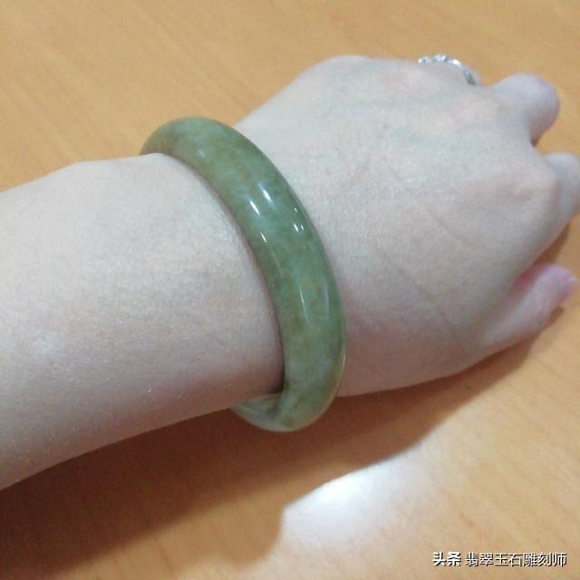 带了50年的翡翠手镯,戴了10年的玉镯，质量如何？