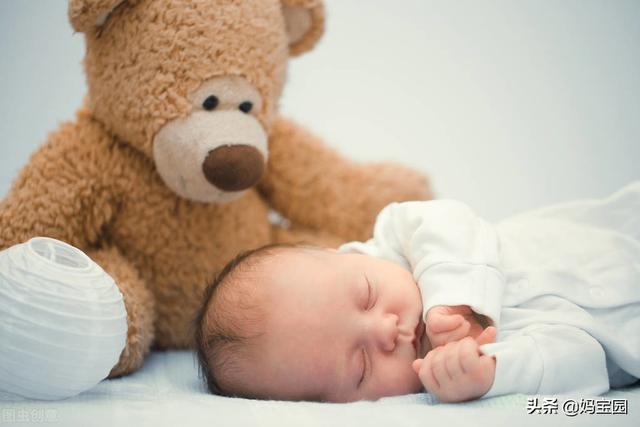 孩子晚睡的危害有多大，宝宝经常晚睡怎么办？晚睡对身体有影响吗？