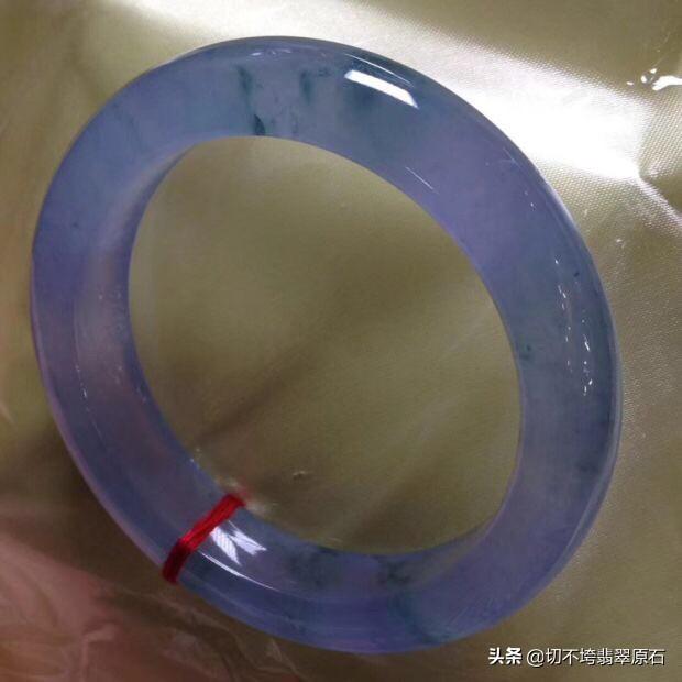 6000元春带彩手镯,春带彩的翡翠是什么档次？