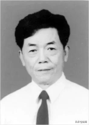 现代诗人有谁:现当代著名诗人有谁？你知道哪些？