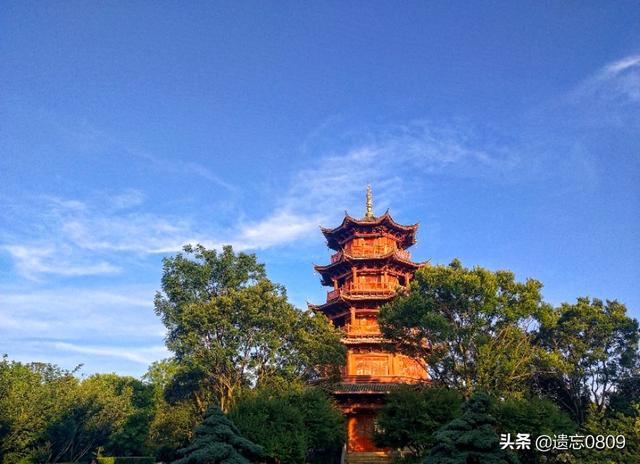 好想背起行囊去一个陌生的地方旅行，离开纷扰的世俗圈，你有吗