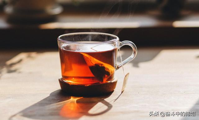 养生茶饮为何能受到资本青睐，新时代奶茶行业应该如何抓住发展趋势