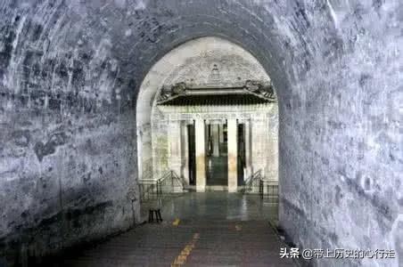 清东陵15座陵寝全被盗，但孙殿英只盗了其中2座，余下13座是被谁盗的？怎么盗的？