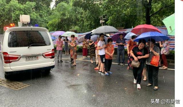 金钱活门蛛的资料:金钱活门蛛能活多久 杭州来某某被丈夫密谋杀害，手段凶残，为啥之前不是选择离婚？