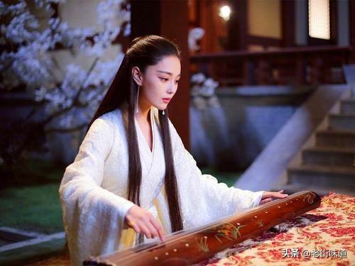 鸟自无言花自羞:《葬花吟》中的“独倚花锄泪暗洒”是否犯了三仄尾禁忌？