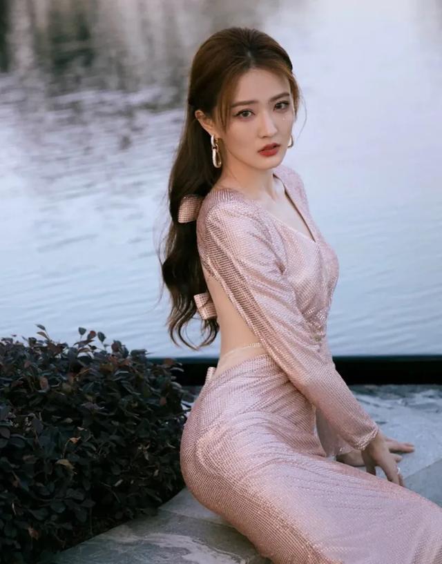 美女应该怎么拍照？
(图12)