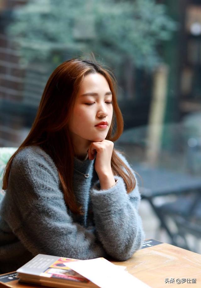 头条问答 - 很想看书丰富自己,但是每次看不到十五分钟就困了,怎么办