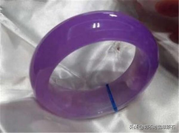 6000元春带彩手镯,春带彩的翡翠是什么档次？