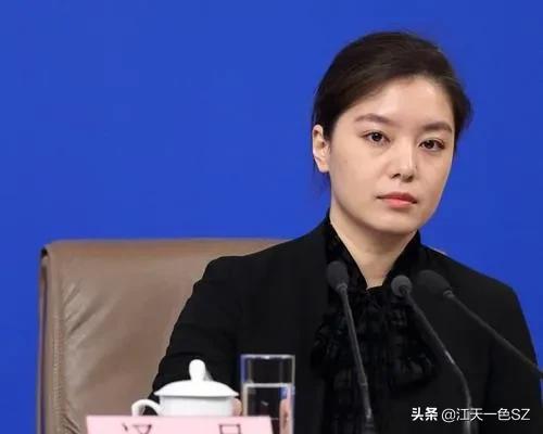 全部美女翻譯張京火出圈,彰顯大國風範,