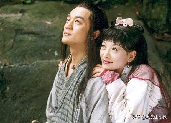 岳灵珊与令狐冲从小青梅竹马的感情,为何比不了与林平之几个月?