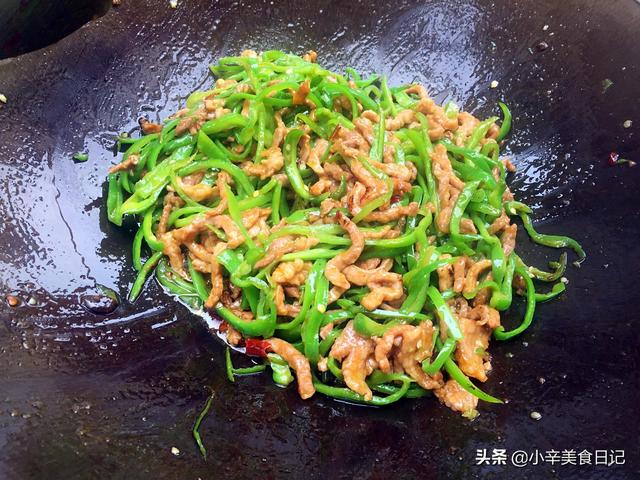 用青椒做盘菜,你会怎么做,用什么辅料做出来最好吃？