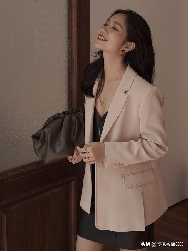 30岁的女人怎么搭配衣服好看？插图25