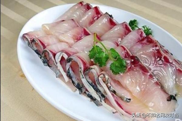 鱼片怎么做可以又滑又嫩，酸菜鱼的鱼片怎么做才能又滑又嫩