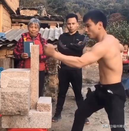 沈泰打于正:你喜欢于正打抱不平的行为吗？为什么？