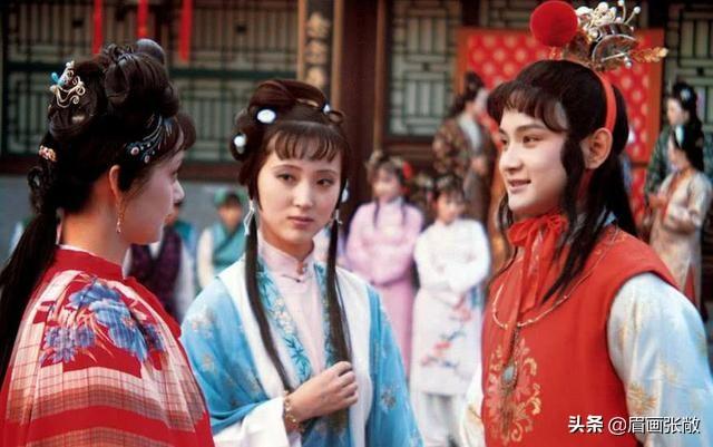 画壁中的牡丹:《红楼梦》中以花喻人，为什么宝钗被喻为牡丹花？