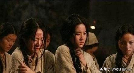 清宫妃子真实照:清朝嫔妃侍寝的时候，为何要裹着被子抬进去？