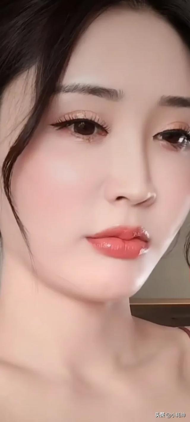 抖音最近很火的图片,在抖音上有哪些好看的美女?