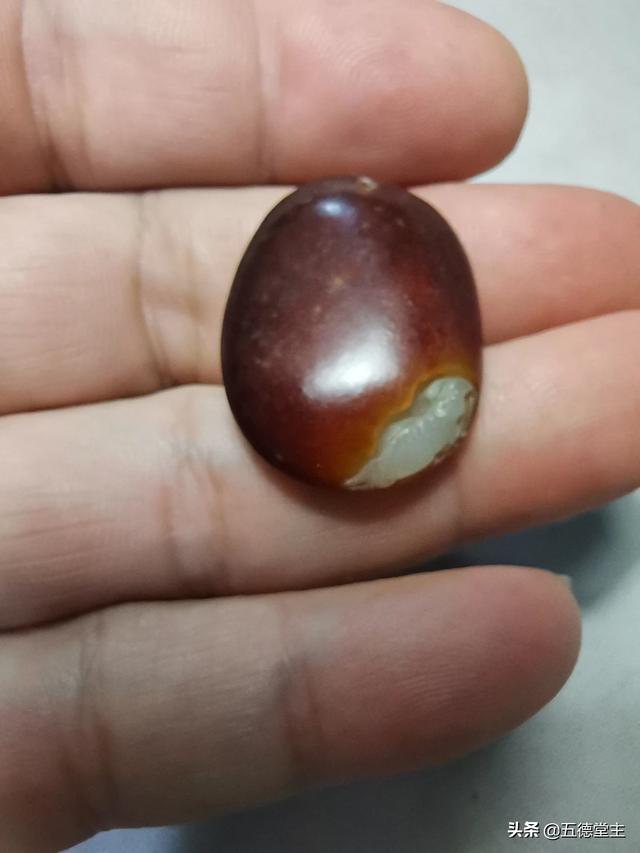 和田玉怎么盘玩出包浆,和田玉黄皮籽料怎么盘玩最快变漂亮？