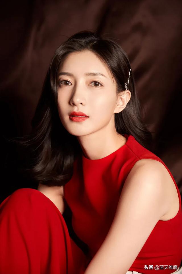 沈佳怡:乘风破浪的姐姐们里面，你认为那几位最漂亮？让你看了就忘不了？