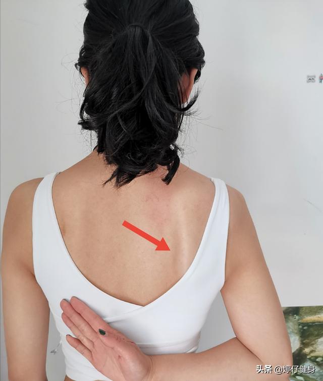 头条问答 - 我才知道自己引以为傲的"蝴蝶美背",其实是翼状肩胛,这该