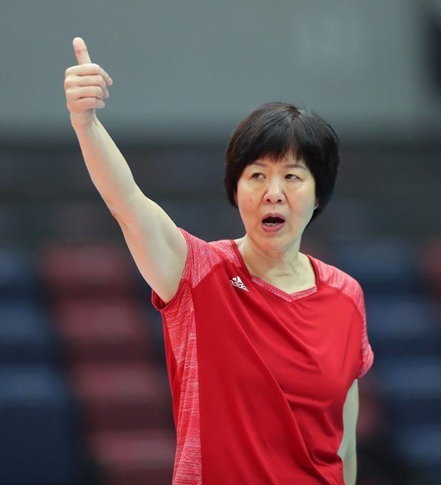 头条问答 - 你们觉得女排教练郎平该不该退休?(4个回答)