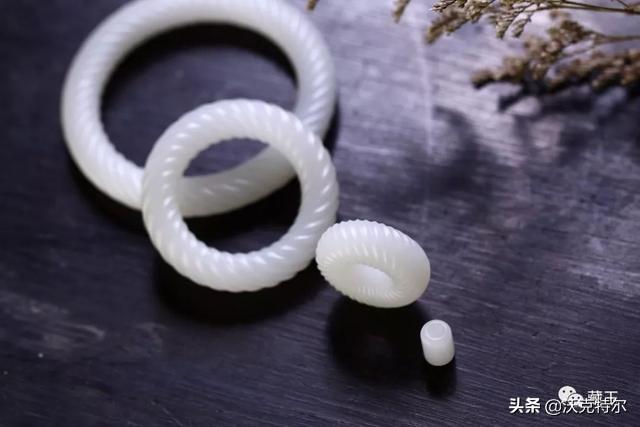 叮当镯为什么这么便宜,镯子镯芯为什么要一起卖？