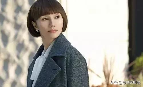 <a href=https://maguai.com/list/50-0-0.html target=_blank class=infotextkey>时尚</a>套装女潮气质:40岁 的女人如何穿搭才能时髦又精致？