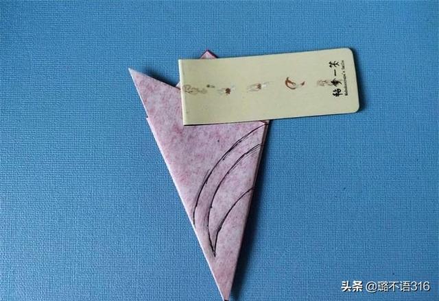 幼儿园最简单的剪窗花,最简单五角窗花的折剪方法？