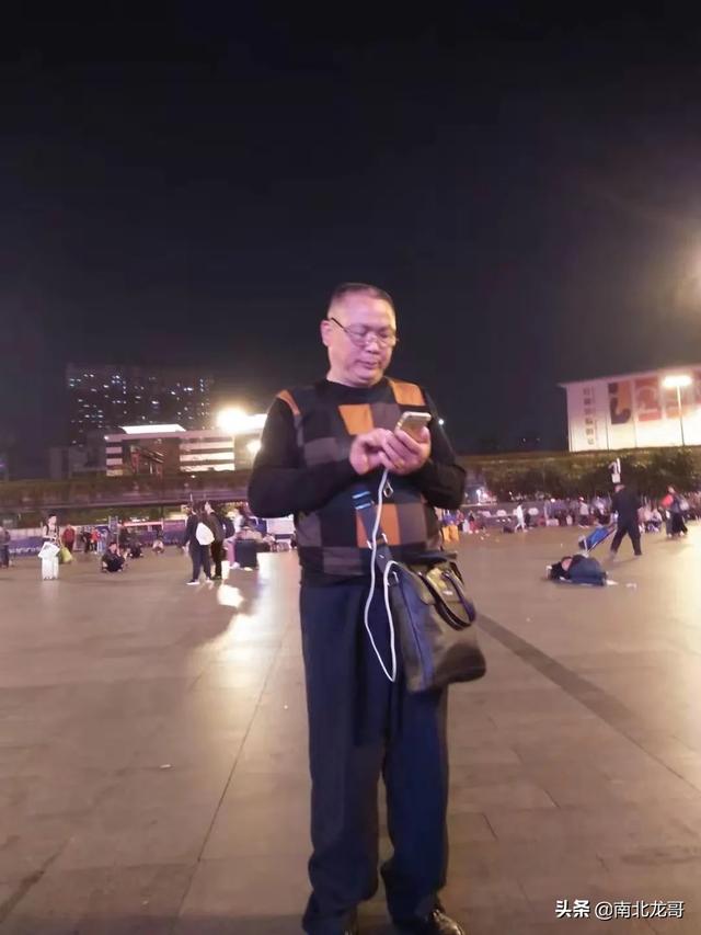 丽纹龙蜥论坛:你身边用小米手机和华为手机都是什么样的人？多吗，你怎么看？