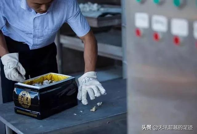 火葬场火化遗体:火葬场真的能把人烧成骨灰吗？