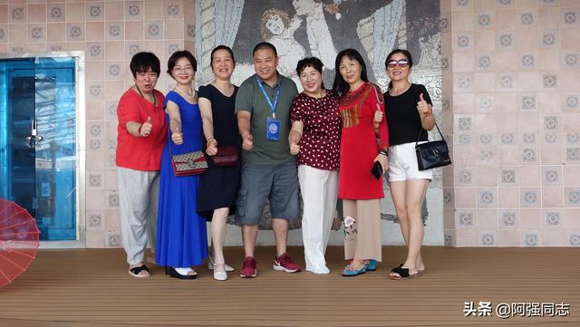 出柜是什么意思啊:同性恋到底是出柜好还是隐瞒父母形婚好？