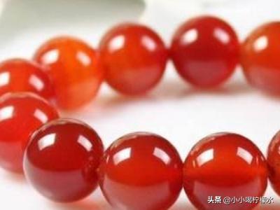 鉴别玛瑙最简单方法,如何鉴别天然玛瑙？怎样区分玛瑙真假？