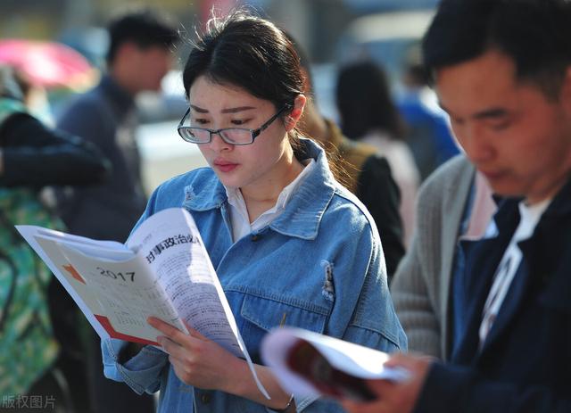 公务员报名到考试需要准备什么:公务员考试报名需要准备什么资料