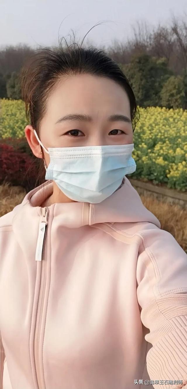 古董手镯图片,这镯子是啥种的，能值多少钱？