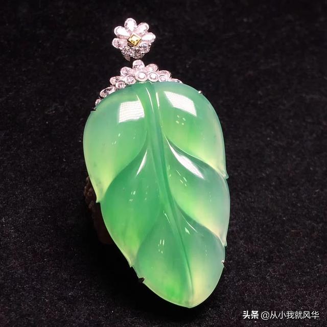 翡翠色是什么色,翡翠的颜色有哪几种啊？哪一种颜色好看啊？