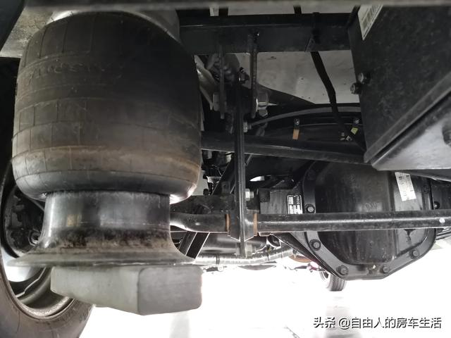 空气悬架车轿车;空气悬架的车