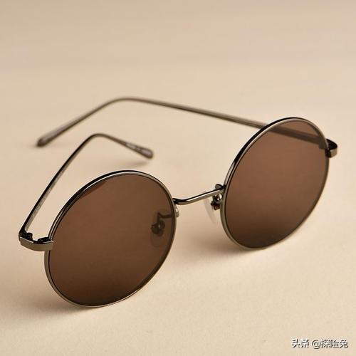 怎样鉴别树脂合成的石头,石头眼镜的鉴别方法有哪些？