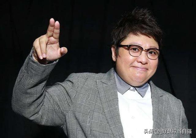 在这次抗击疫情中,演艺圈内有哪三位表现得很优秀？为什么？