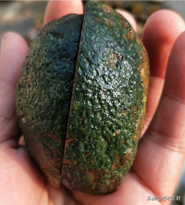 头条问答 - 卞和用和氏璧原石献宝,被砍两只脚,他为什么不把原石开了