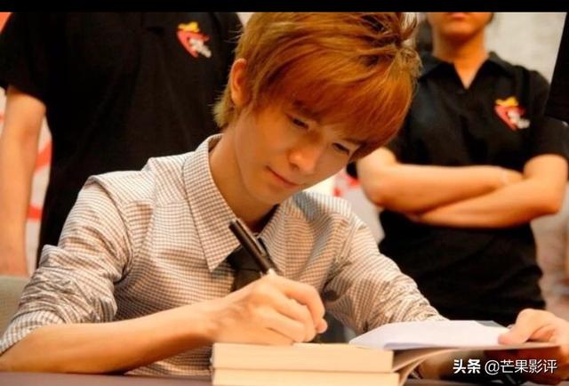 郭敬明短脚长身梗:你笑郭敬明矮，可是郭敬明也没有笑你穷吧？这句话什么意思呢？