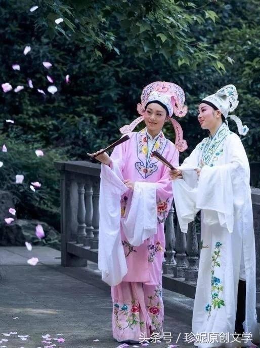 头条问答 - 蝴蝶"沾花惹草"的,让梁祝化蝶来体现坚贞爱情合适吗?丨?