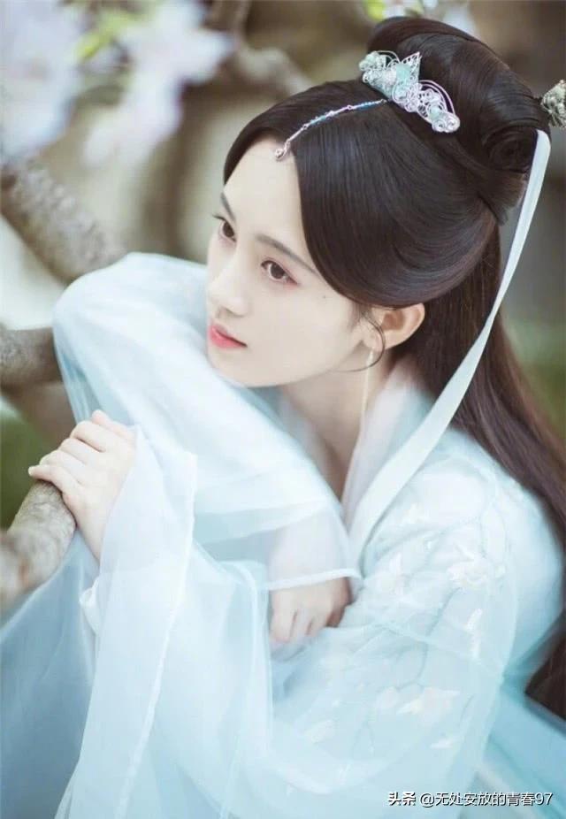 新白蛇传说演员表:《新白娘子传奇》里面谁是男一号？