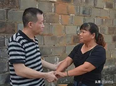 李佳颖被疑劈腿:对于宋小女再嫁，现在又高调开通各媒体平台的做法，您做何评价？