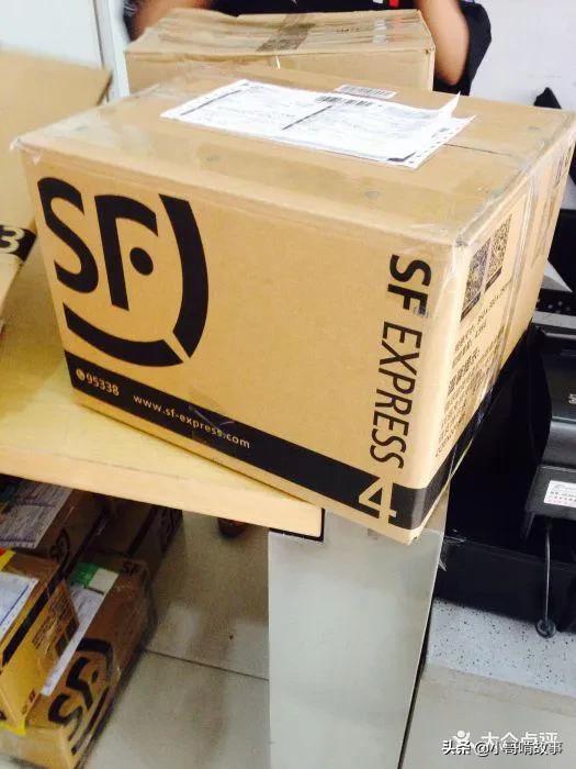 头条问答 - 寄顺丰快递,用主机自带的箱子对方拒绝揽件,一定要用他们