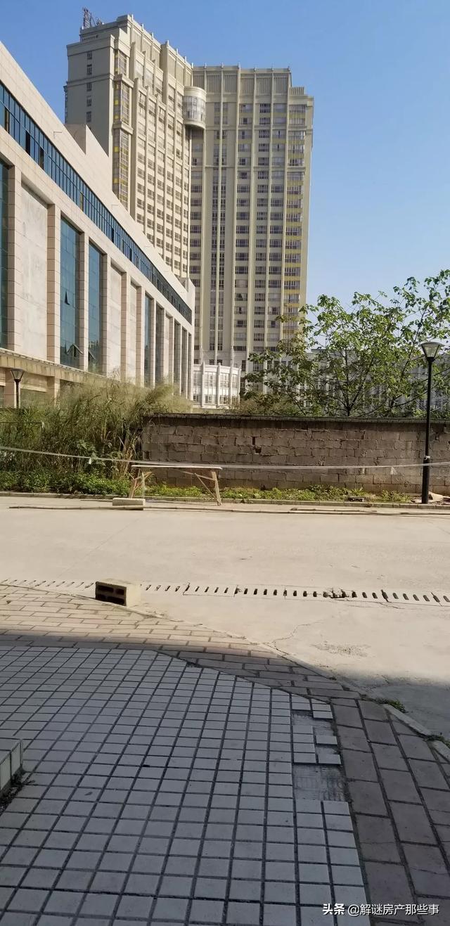 毕业两年,准备买第一套房。买房需要注意什么,看重什么,请各位前辈指教？