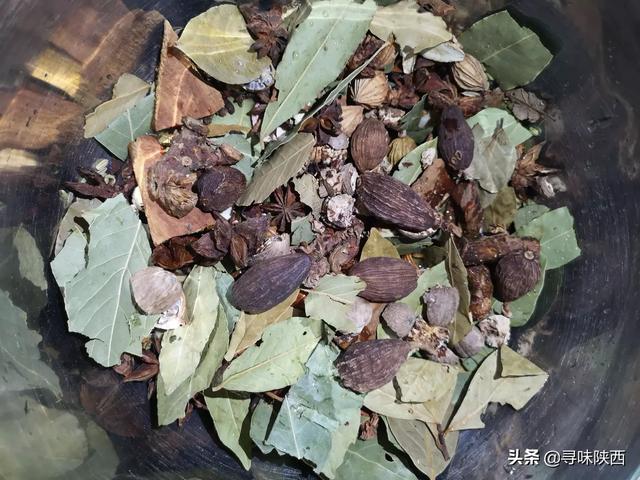做菜的香料有40多种,我想知道这40多种香料都是什么？各起什么作用呢？