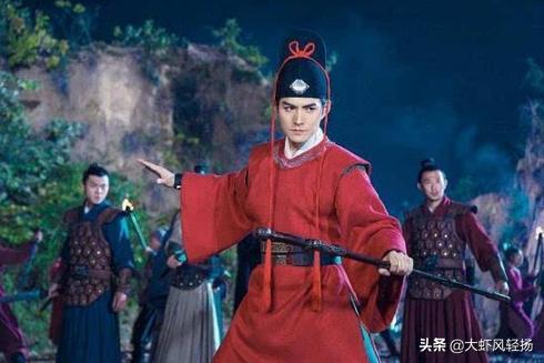 展昭、蒋平等三侠五义为何在《白眉大侠》成了不堪一击的战五渣？